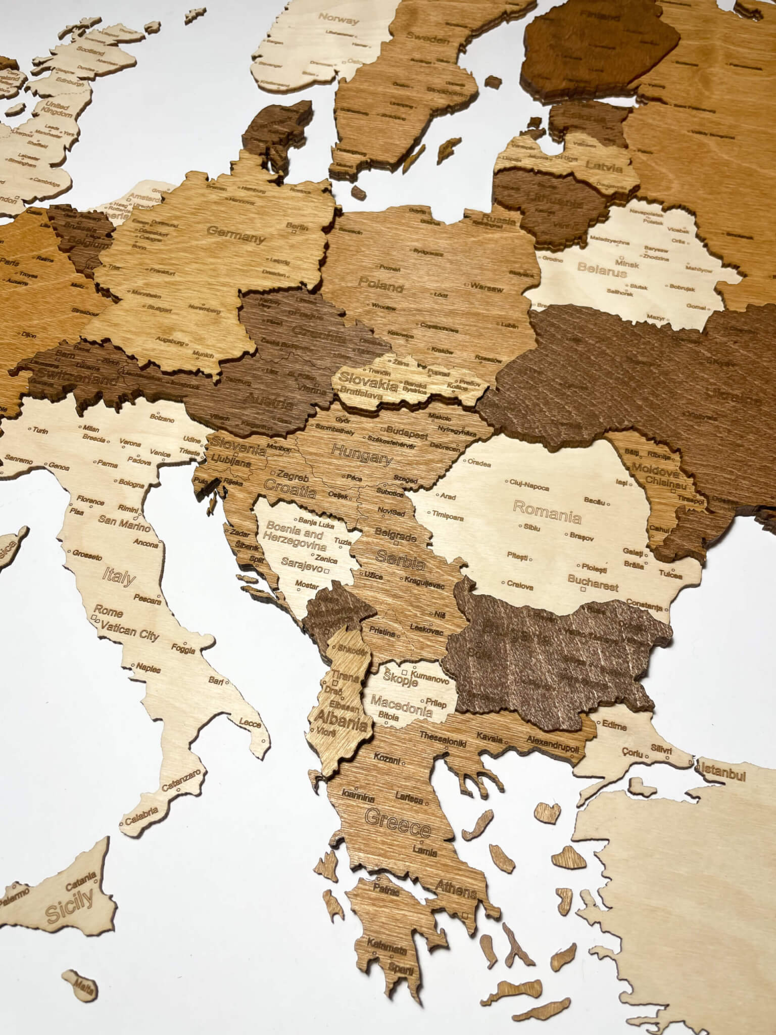 Mappa 3D dell'Europa in legno