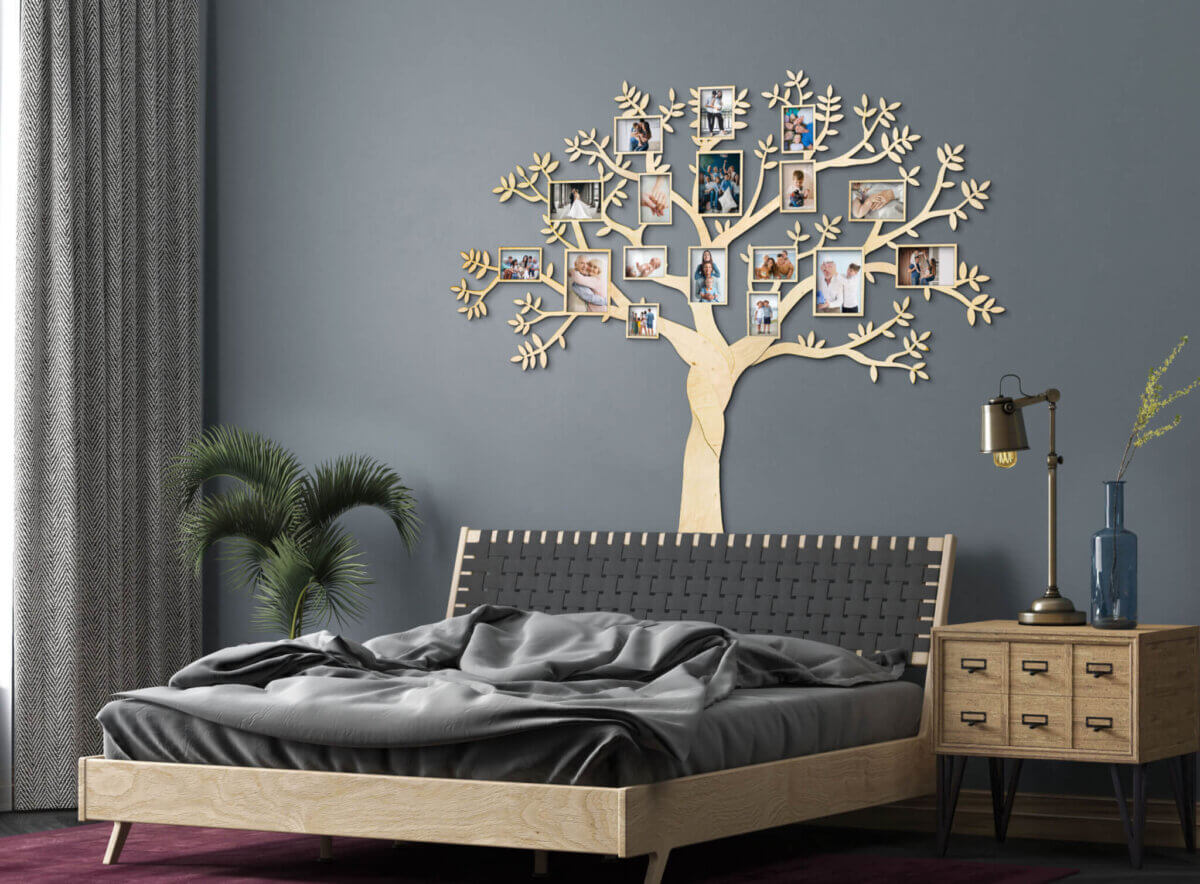 L'albero genealogico in legno con 17 cornici per le foto
